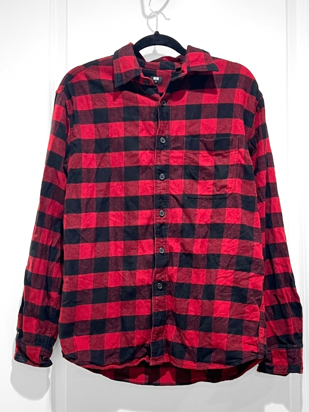 Uniqlo Men’s Flannel Red Checkered Shirt plaid S Button Down Long Sleeve gingham